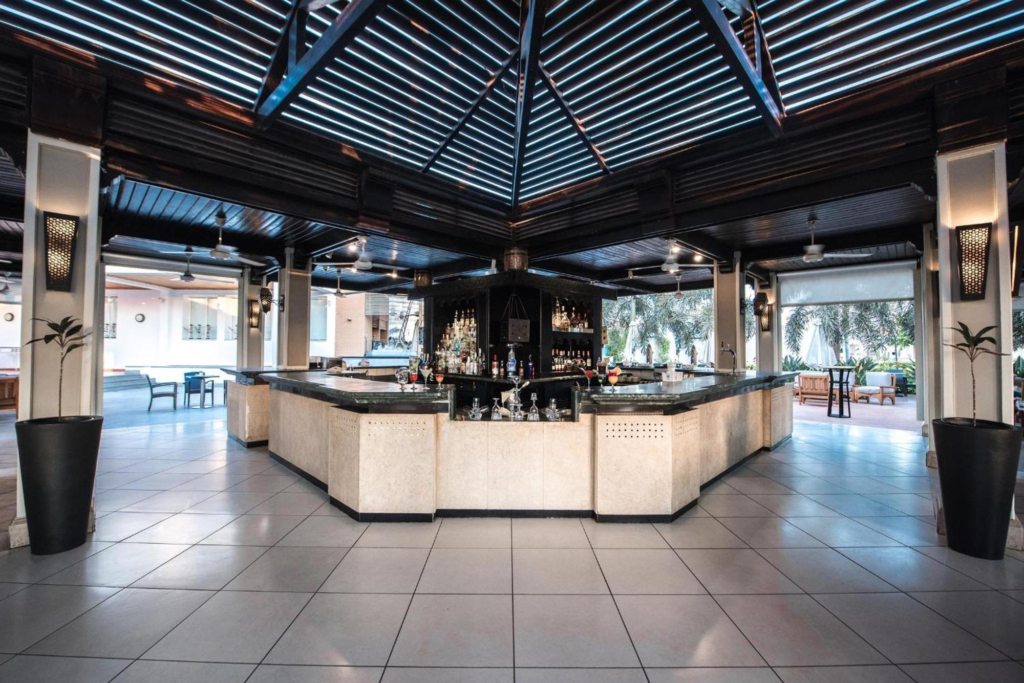 Sentido Reef Oasis Aqua Park Resort シャルム・エル・シェイク エクステリア 写真 The interior of the hotel