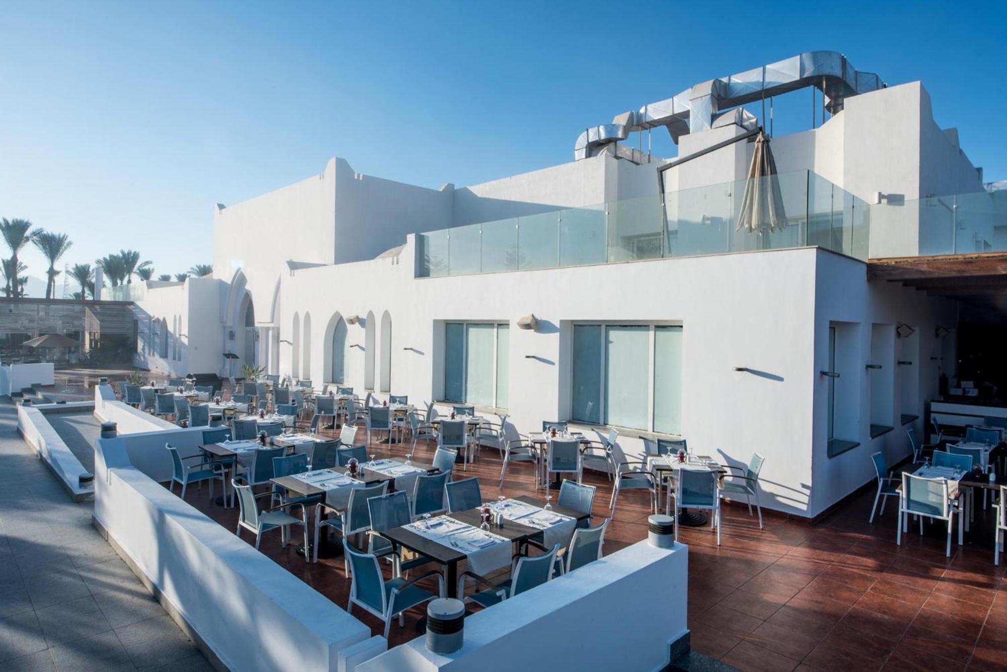 Sentido Reef Oasis Aqua Park Resort シャルム・エル・シェイク エクステリア 写真 The restaurant at the hotel