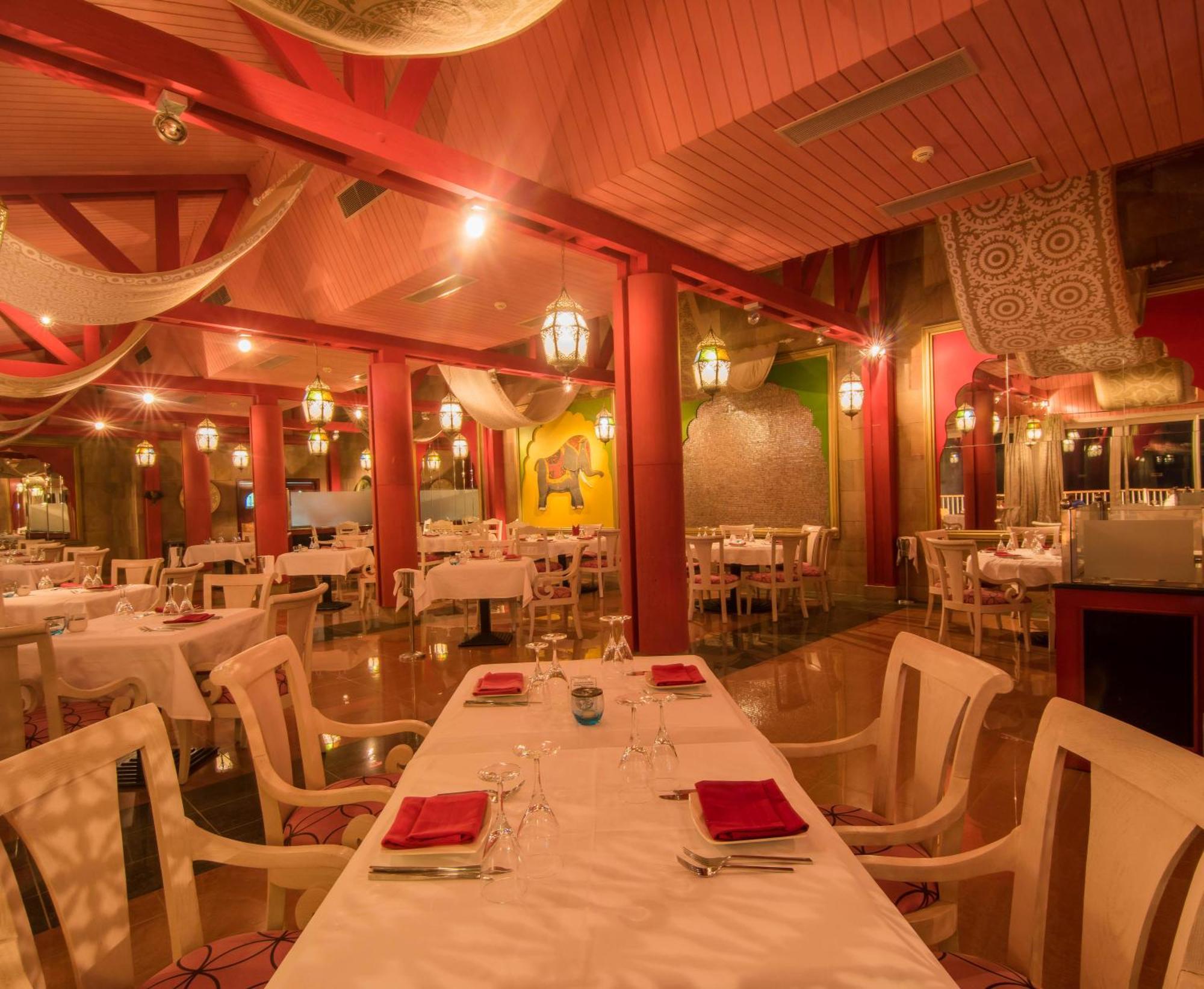 Sentido Reef Oasis Aqua Park Resort シャルム・エル・シェイク エクステリア 写真 The interior of the restaurant
