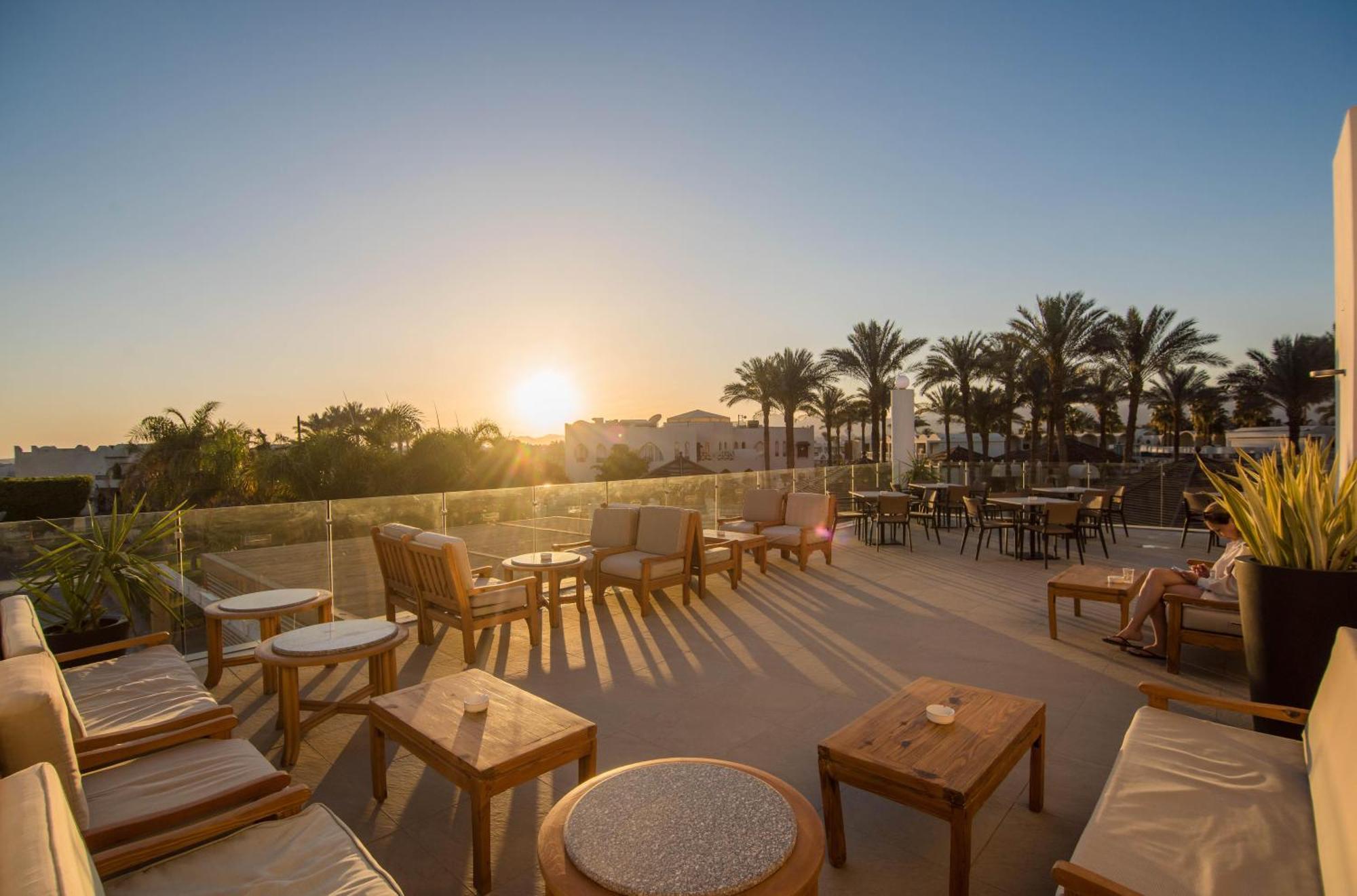 Sentido Reef Oasis Aqua Park Resort シャルム・エル・シェイク エクステリア 写真 The View Rooftop Lounge