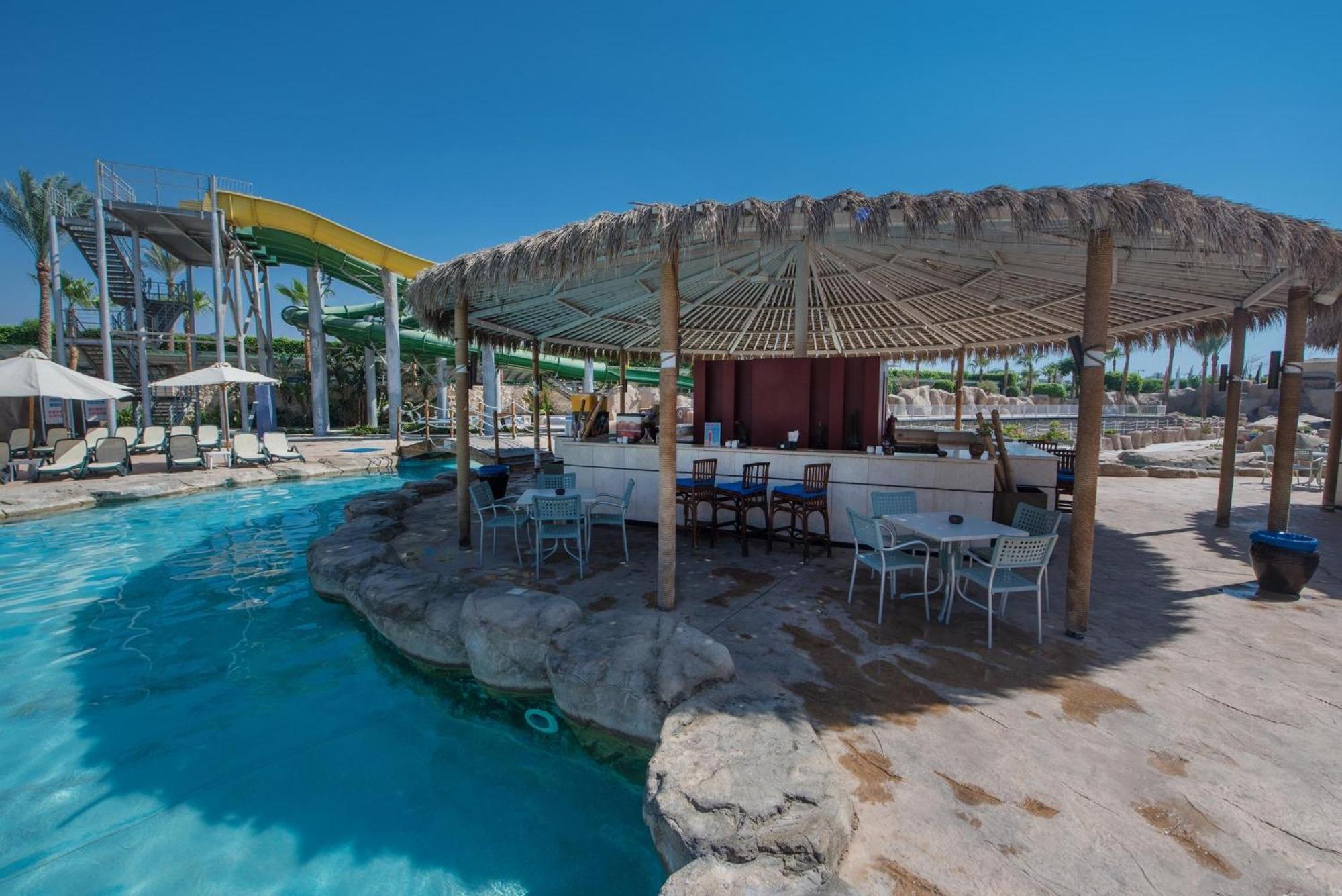 Sentido Reef Oasis Aqua Park Resort シャルム・エル・シェイク エクステリア 写真 The lazy river at Wet 'n' Wild Phoenix