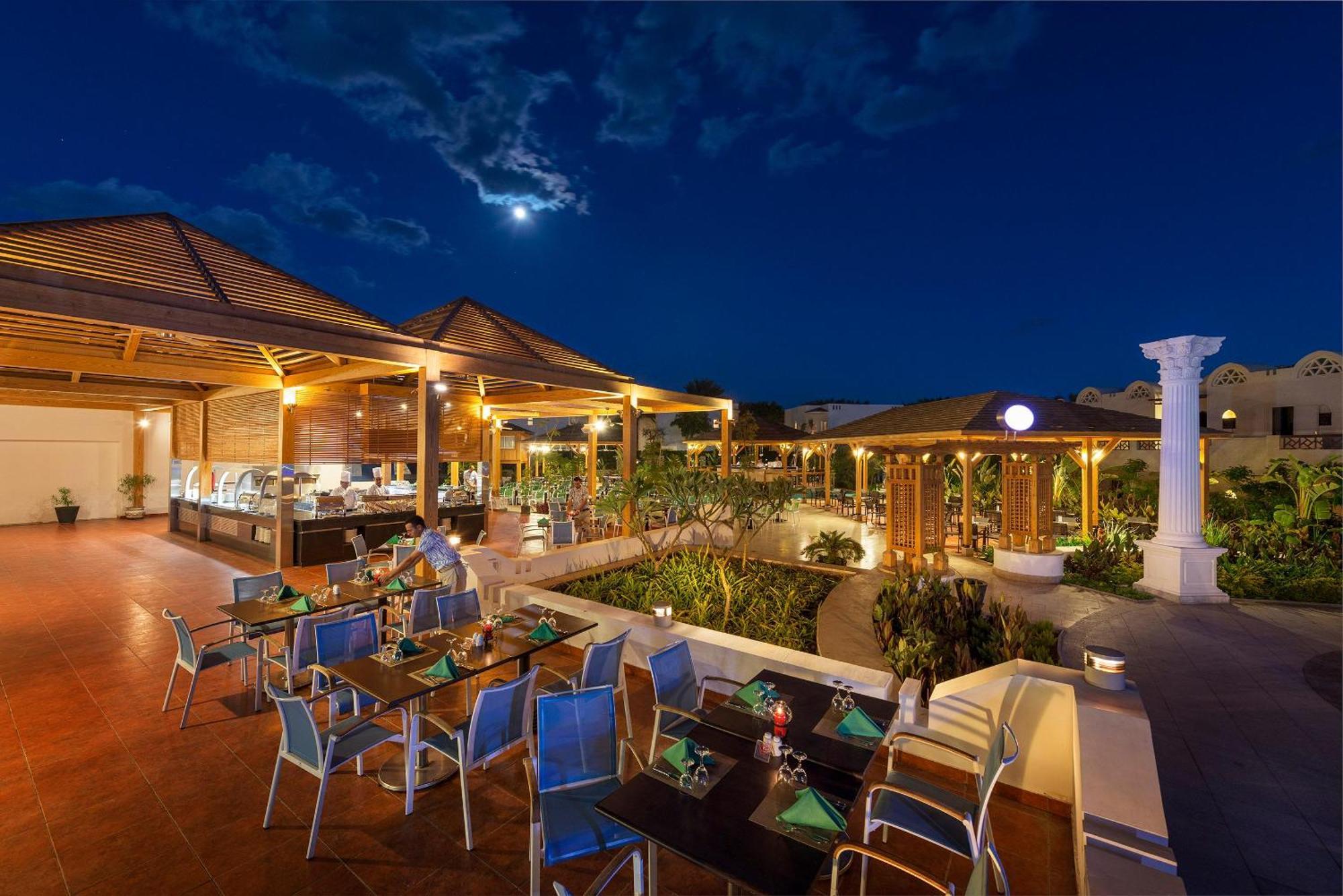 Sentido Reef Oasis Aqua Park Resort シャルム・エル・シェイク エクステリア 写真 The resort's main restaurant