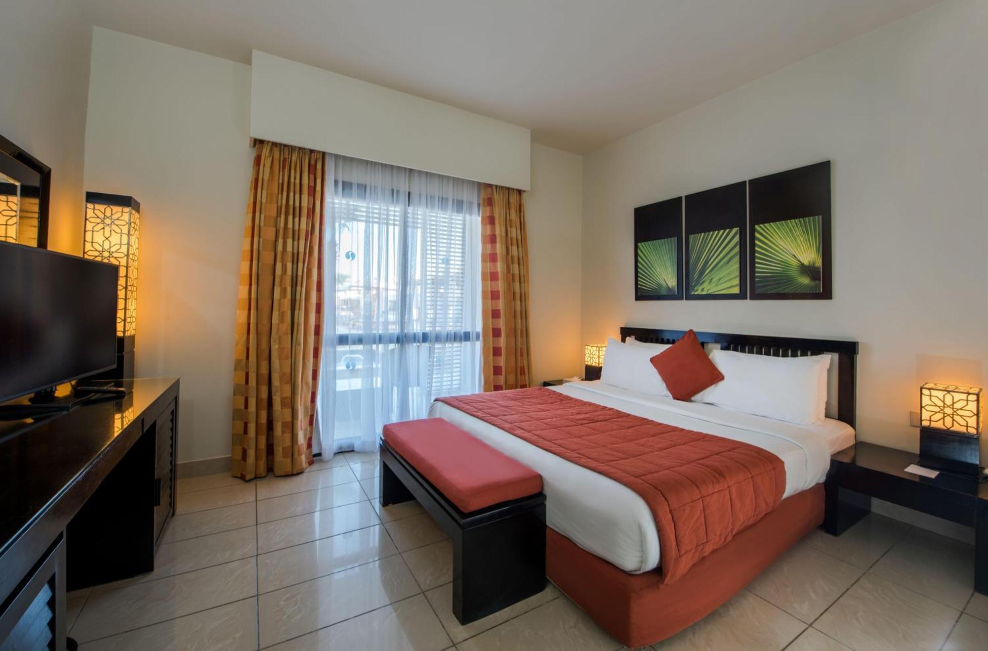 Sentido Reef Oasis Aqua Park Resort シャルム・エル・シェイク エクステリア 写真 A bedroom at the hotel