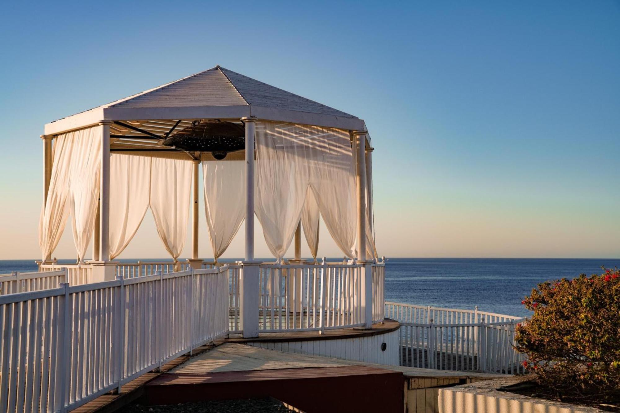 Sentido Reef Oasis Aqua Park Resort シャルム・エル・シェイク エクステリア 写真 The gazebo at the Ocean House
