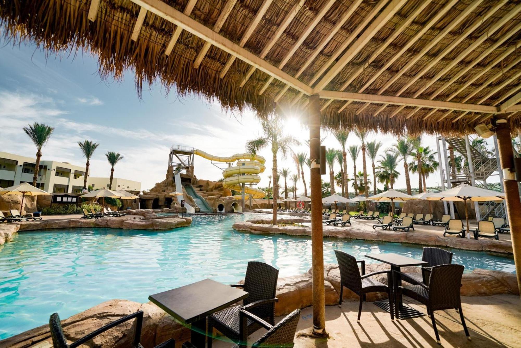 Sentido Reef Oasis Aqua Park Resort シャルム・エル・シェイク エクステリア 写真 The water park at the Hilton Sharm El Menah