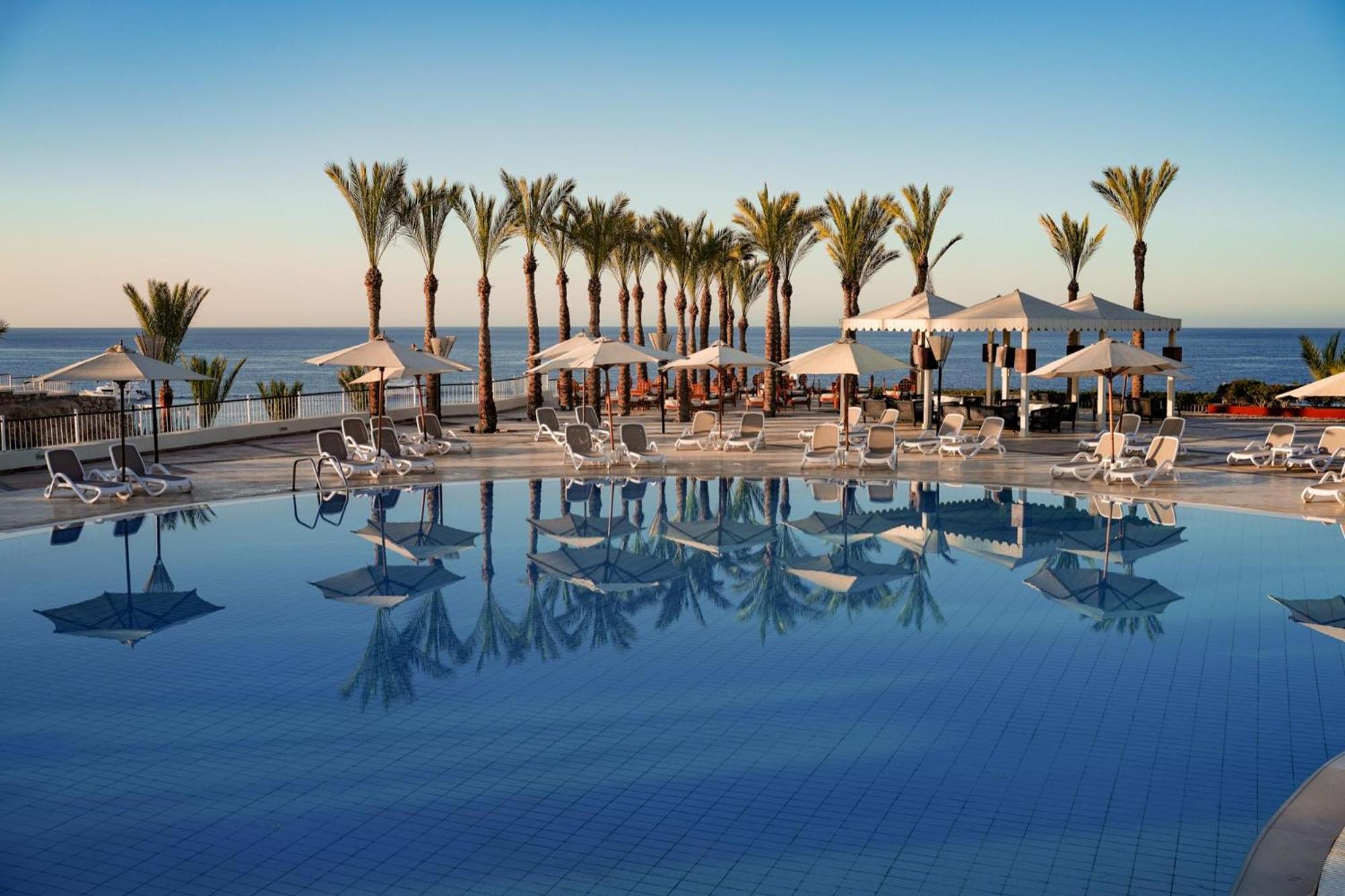 Sentido Reef Oasis Aqua Park Resort シャルム・エル・シェイク エクステリア 写真 The pool at the Four Seasons Hotel, Sharm El Sheikh