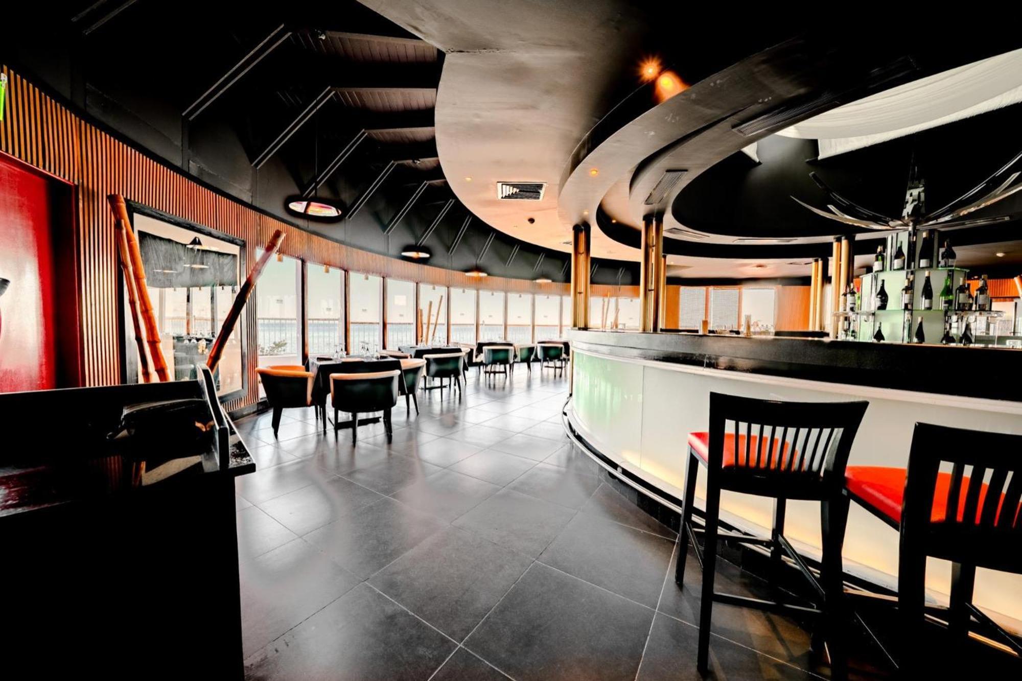 Sentido Reef Oasis Aqua Park Resort シャルム・エル・シェイク エクステリア 写真 The bar at the 360° Sky Lounge