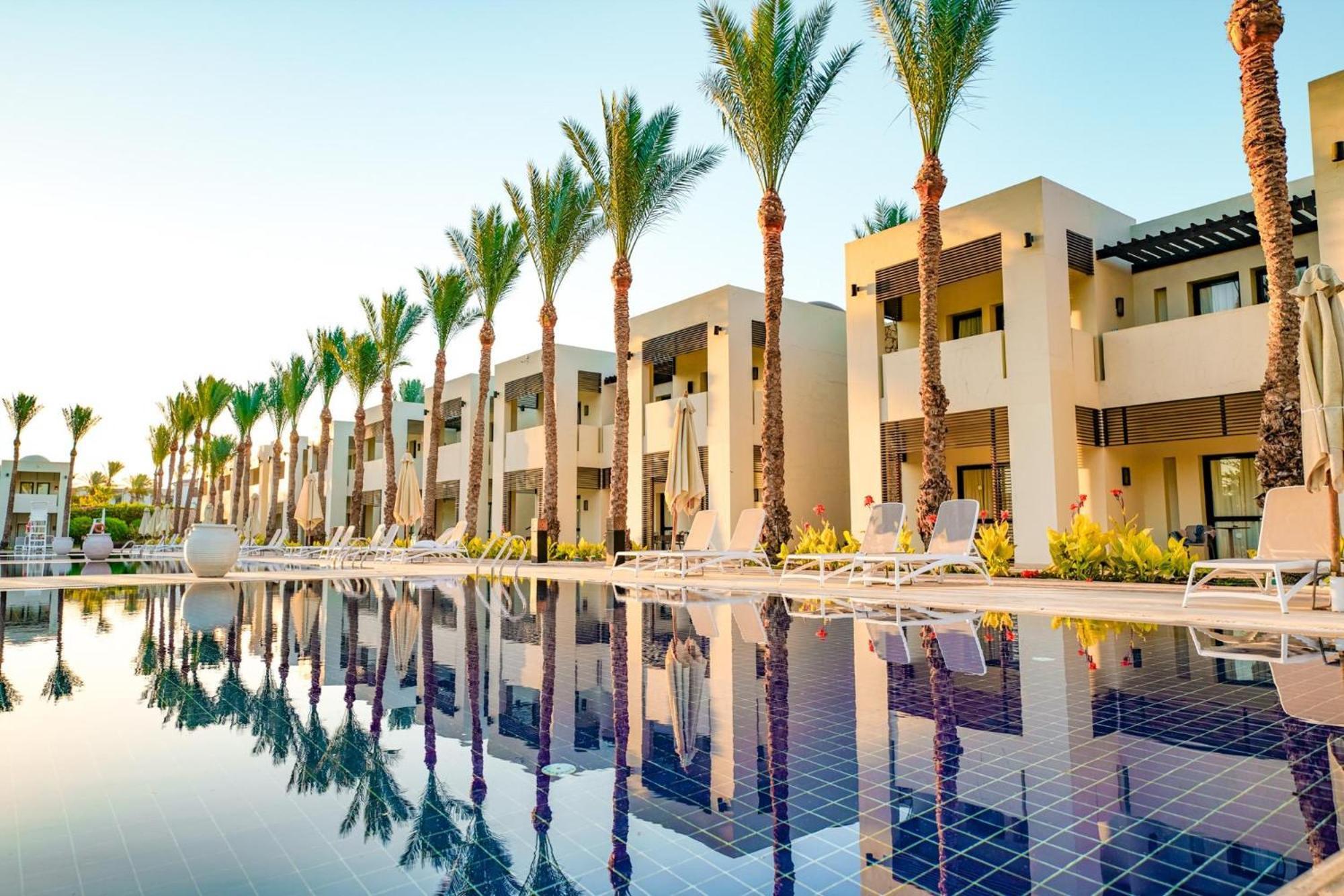 Sentido Reef Oasis Aqua Park Resort シャルム・エル・シェイク エクステリア 写真 The hotel's pool