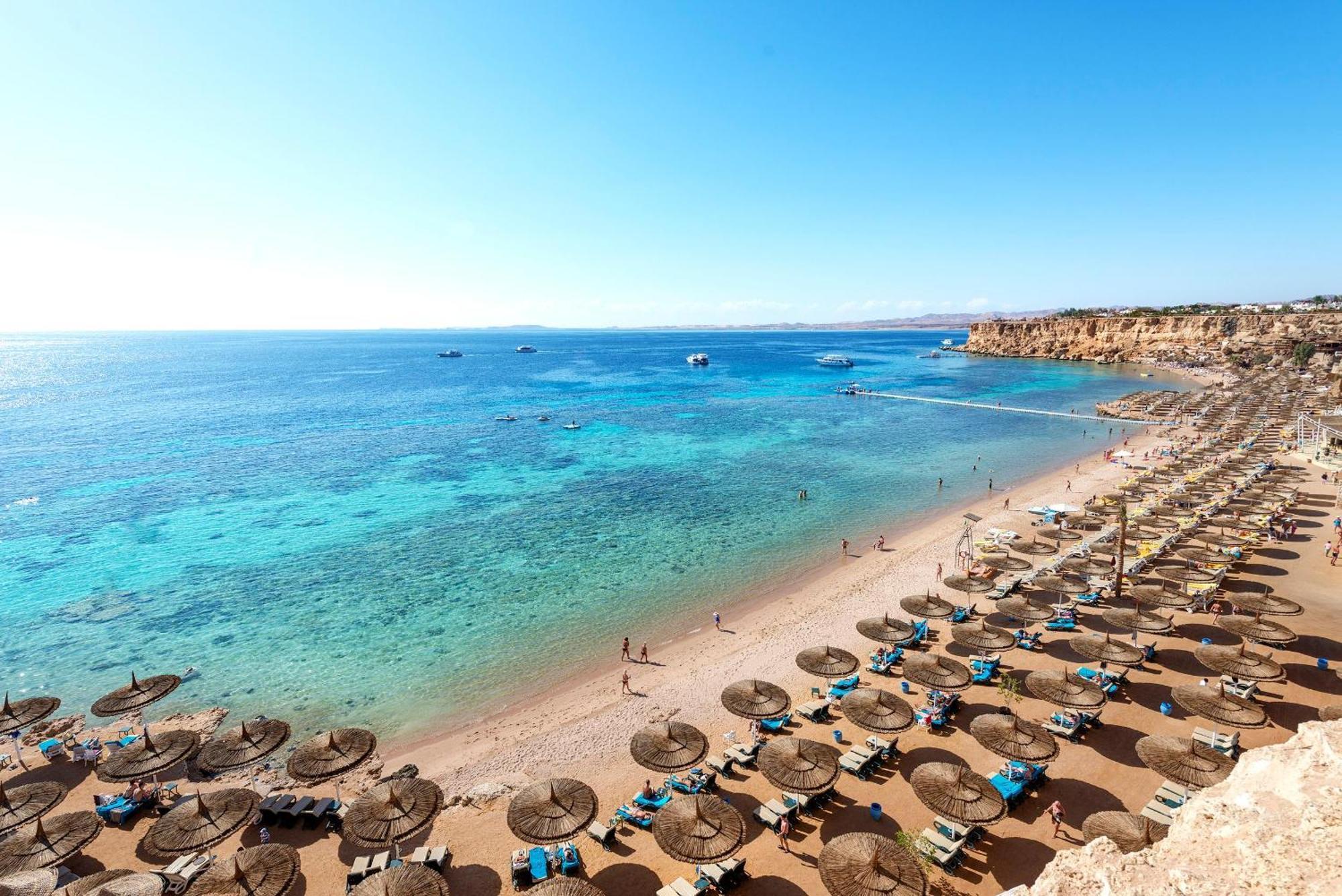 Sentido Reef Oasis Aqua Park Resort シャルム・エル・シェイク エクステリア 写真 The beach at Baywatch